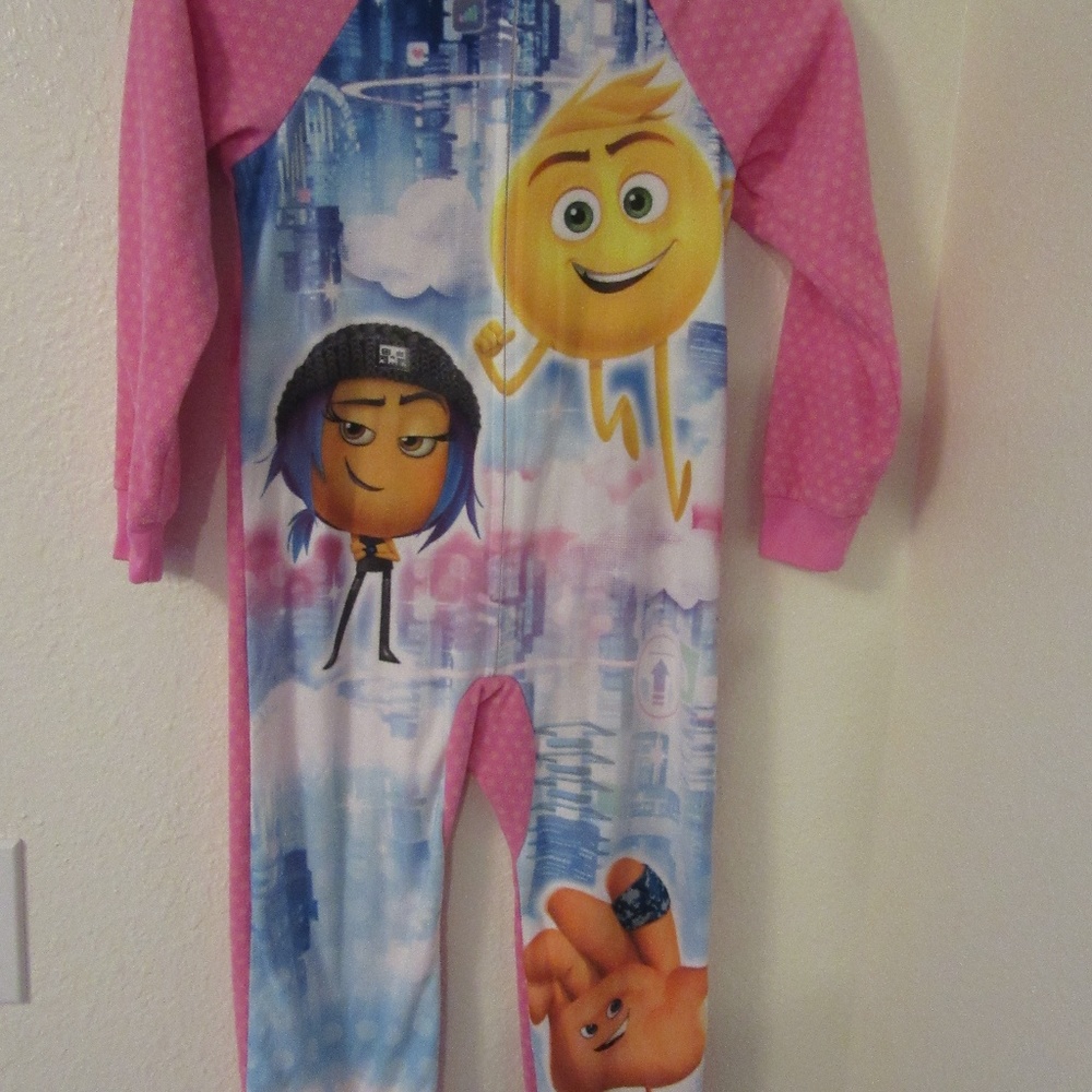 EMOJI Pajamas Girl's Size (6/6X)